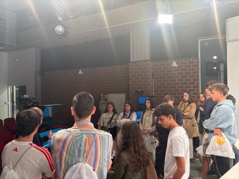 Visita a la Universidad Pontificia de Salamanca de los alumnos de 2º de bachillerato del Colegio Filipense Blanca de Castilla de Palencia