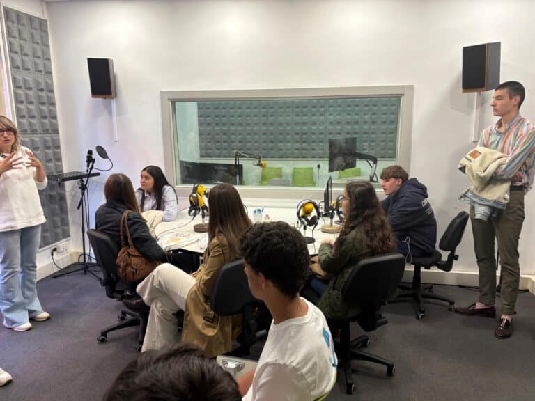 Visita a la Universidad Pontificia de Salamanca de los alumnos de 2º de bachillerato del Colegio Filipense Blanca de Castilla de Palencia