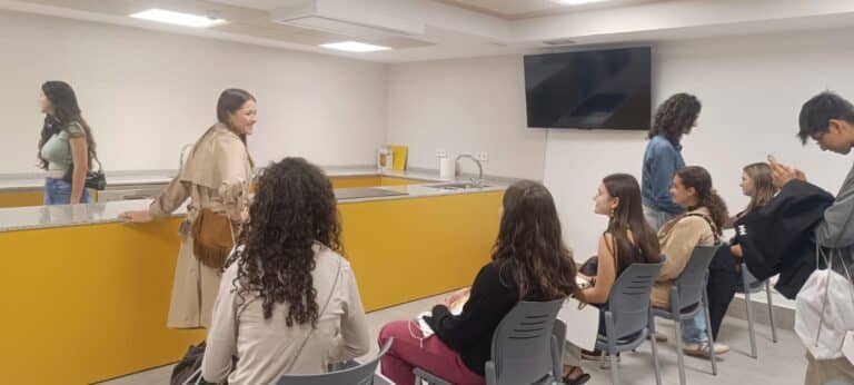 Visita a la Universidad Pontificia de Salamanca de los alumnos de 2º de bachillerato del Colegio Filipense Blanca de Castilla de Palencia