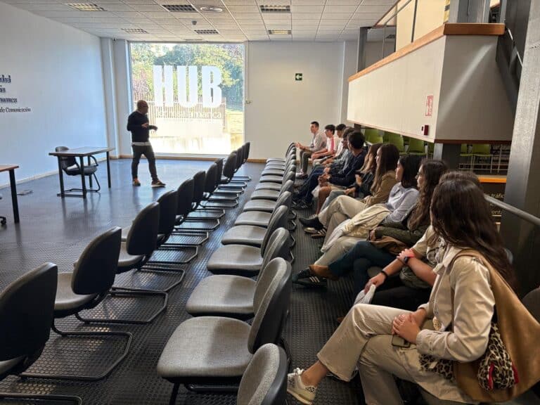 Visita a la Universidad Pontificia de Salamanca de los alumnos de 2º de bachillerato del Colegio Filipense Blanca de Castilla de Palencia