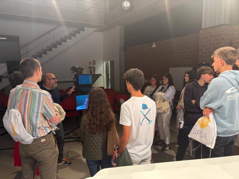 Visita a la Universidad Pontificia de Salamanca de los alumnos de 2º de bachillerato del Colegio Filipense Blanca de Castilla de Palencia