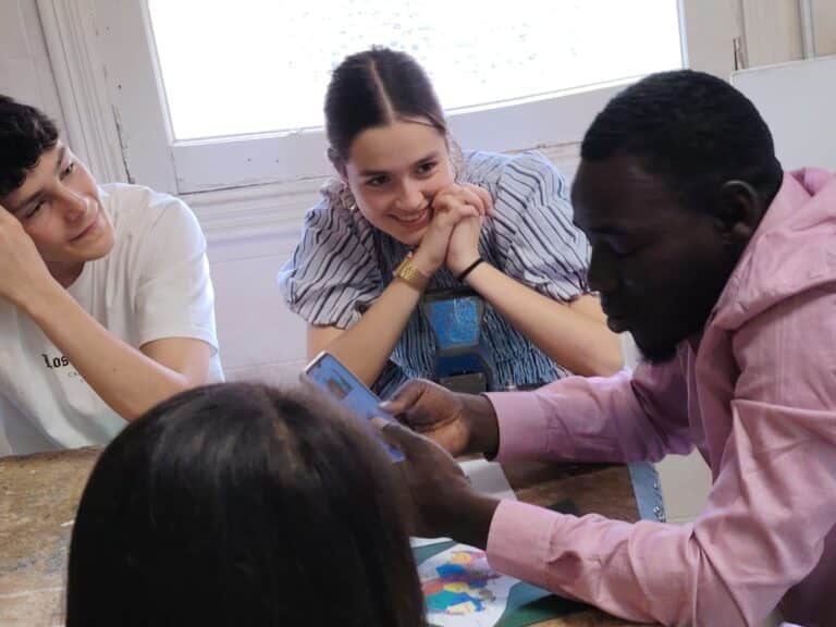 Los alumnos de 1º de bachillerato del Colegio Filipense Blanca de Castilla conocen África