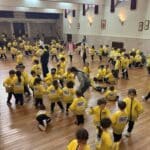 Los alumnos de Infantil del Colegio Filipense Blanca de Castilla se disfrazan de bomberos forestales por Carnaval.