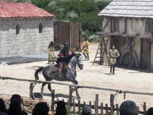Los alumnos de 3º de la ESO del colegio Blanca de Castilla visitan Puy du Fou y Toledo.