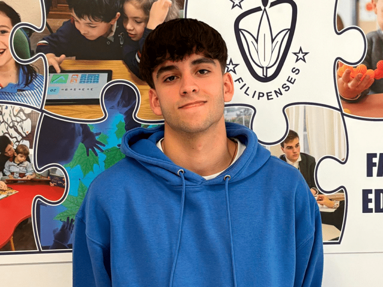 Miguel Álvarez de 1º de bachillerato del Colegio Filipense Blanca de Castilla vencedor del concurso Cartas a un militar