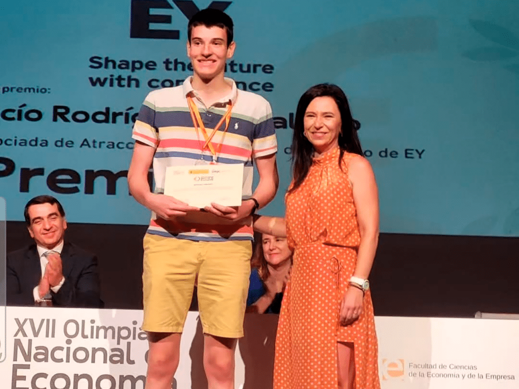 Pablo Aconero, del Colegio Filipense Blanca de Castilla de Palencia, noveno en la olimpiada de economía en su fase nacional.
