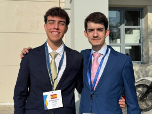 Alumnos del Colegio Filipense Blanca de Castilla participan en la fase internacional del Modelo de Parlamento Europeo que se celebra en Grecia.